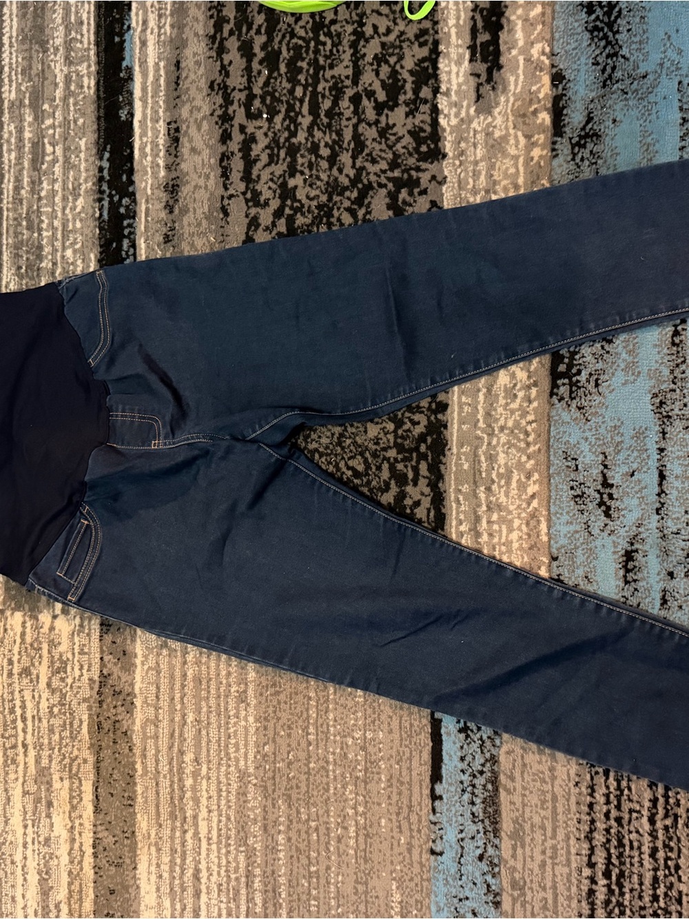 Liz Lange Maternity Jeans – Small (Size 4-6) – Stretch Belly Panel